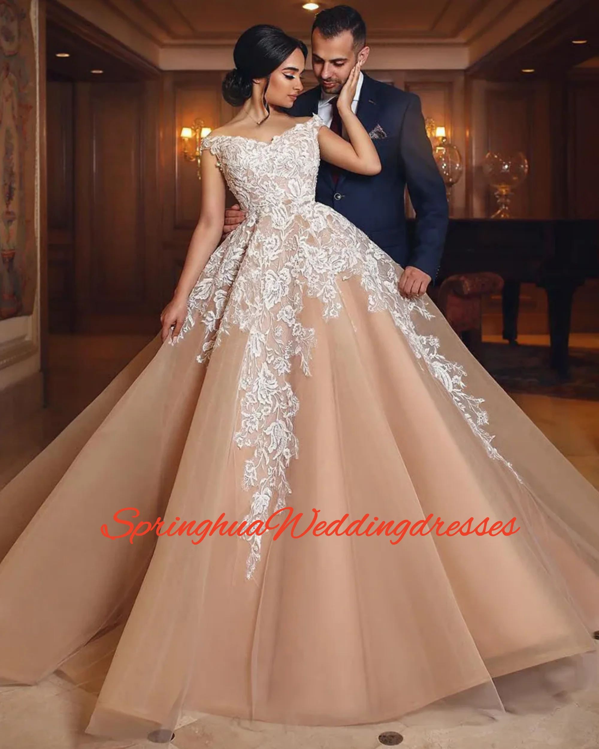 

Свадебное платье цвета шампанского по индивидуальному заказу с кружевной аппликацией цвета слоновой кости с открытыми плечами и V-образным вырезом, корсет со шлейфом, арабский Vestidos De Novia