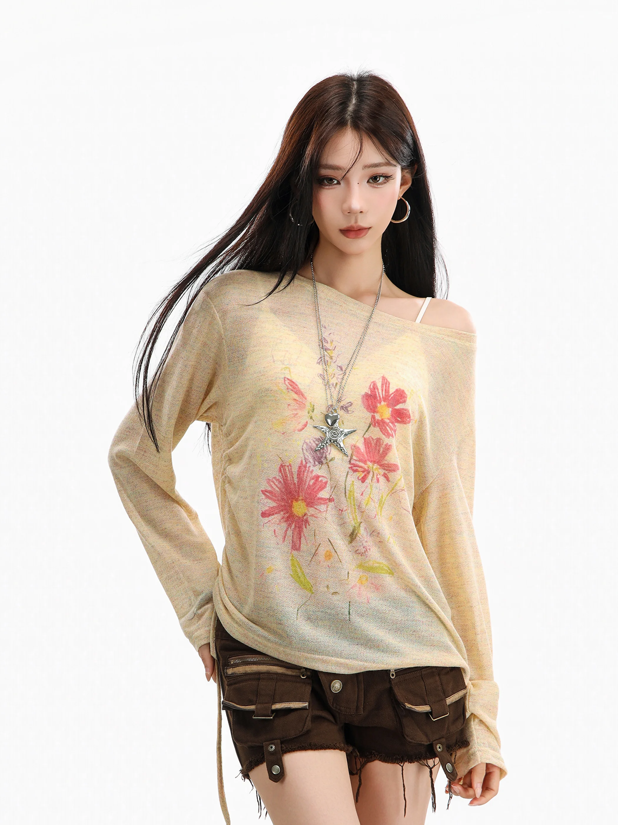 

American Style Long Sleeve T-Shirt Women's Loose Fit Floral Graffiti Slant Collar Sun Protection Top Breathable Lightweight C...