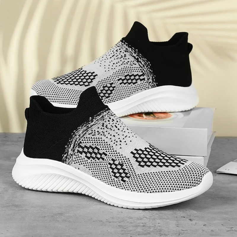 Nowe męskie trampki lekkie modne buty w stylu Casual wsuwane wygodne buty duże szare bez koronki buty do biegania męskie tenisówki