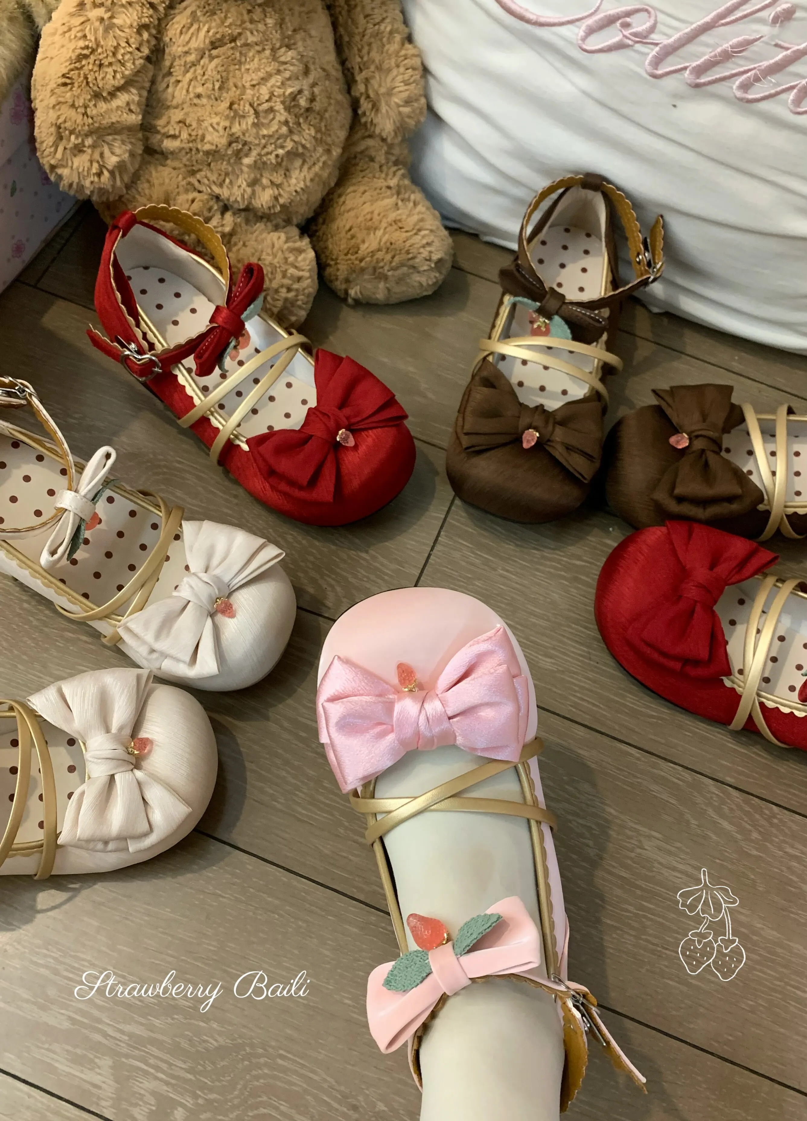 chaussures-mary-jane-sweet-lolita-nœud-en-forme-de-fraise-satin-brides-croisees-talon-moyen-bout-rond-chaussures-de-robe-kawaii-pour-cosplay-pour-femmes-et-filles