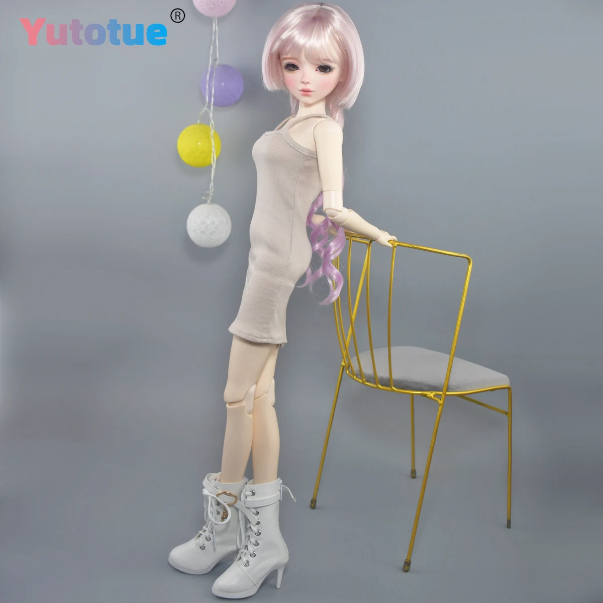 YUTOTUE 56 cm hoogte vrouwelijke pop speelgoed PVC lichaam BJD pop met mode-outfits handbeschilderde make-up levensecht