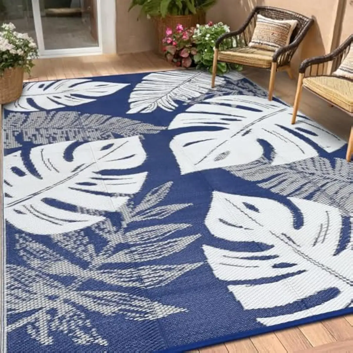 Outdoor Reversible Woven Polypropylene Mat — lightweight Foldable Patio Rug with Dual-Sided Palm & Geometric Design, San