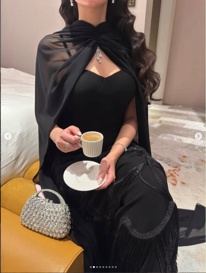 Customized Gothic Evening Gown Featuring Deep Sweetheart V Neck Bodice, Multi-Layer Scalloped Fringe Tulle Skirt Prom Dress