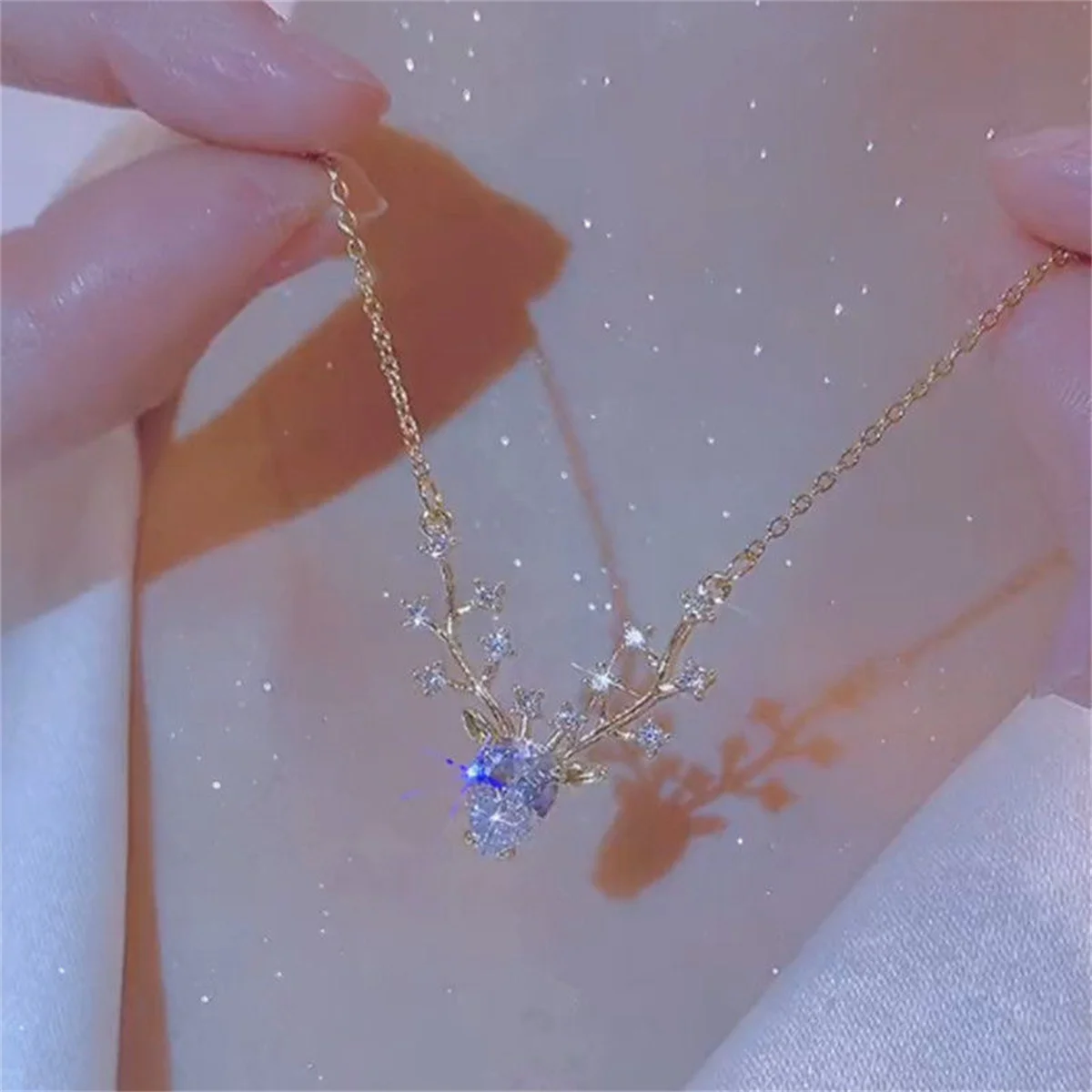 Mode exquisite Zirkon Elch Halsketten für Frauen elegante Schlüsselbein kette Luxus Kristall Hirsch Anhänger Party Schmuck Weihnachts geschenk