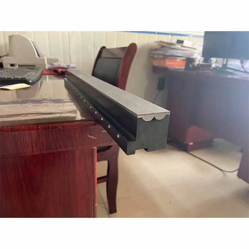 قوالب فرامل الضغط على شكل حرف V مضادة للخدش وأدوات لآلة فرامل الضغط