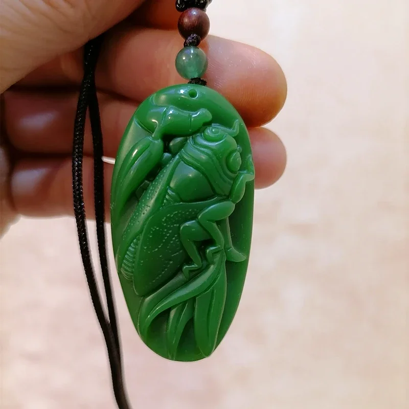 

Natural Green Hand Carved Cicada Jade Pendant Fashion Boutique Jewelry Men's and Women's Cicada Necklace Gift Accessories