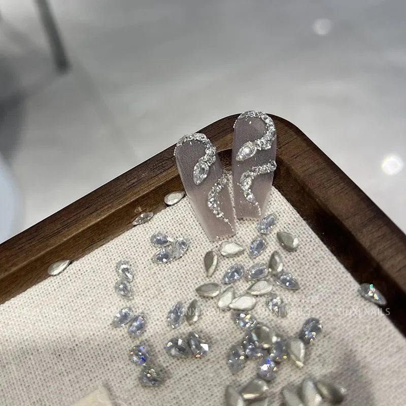 46pcs 네일 아트 쥬얼리 워터 드롭 포인티드 바텀 다이아몬드 쥬얼리 새로운 3차원 4*6mm 네일 액세서리