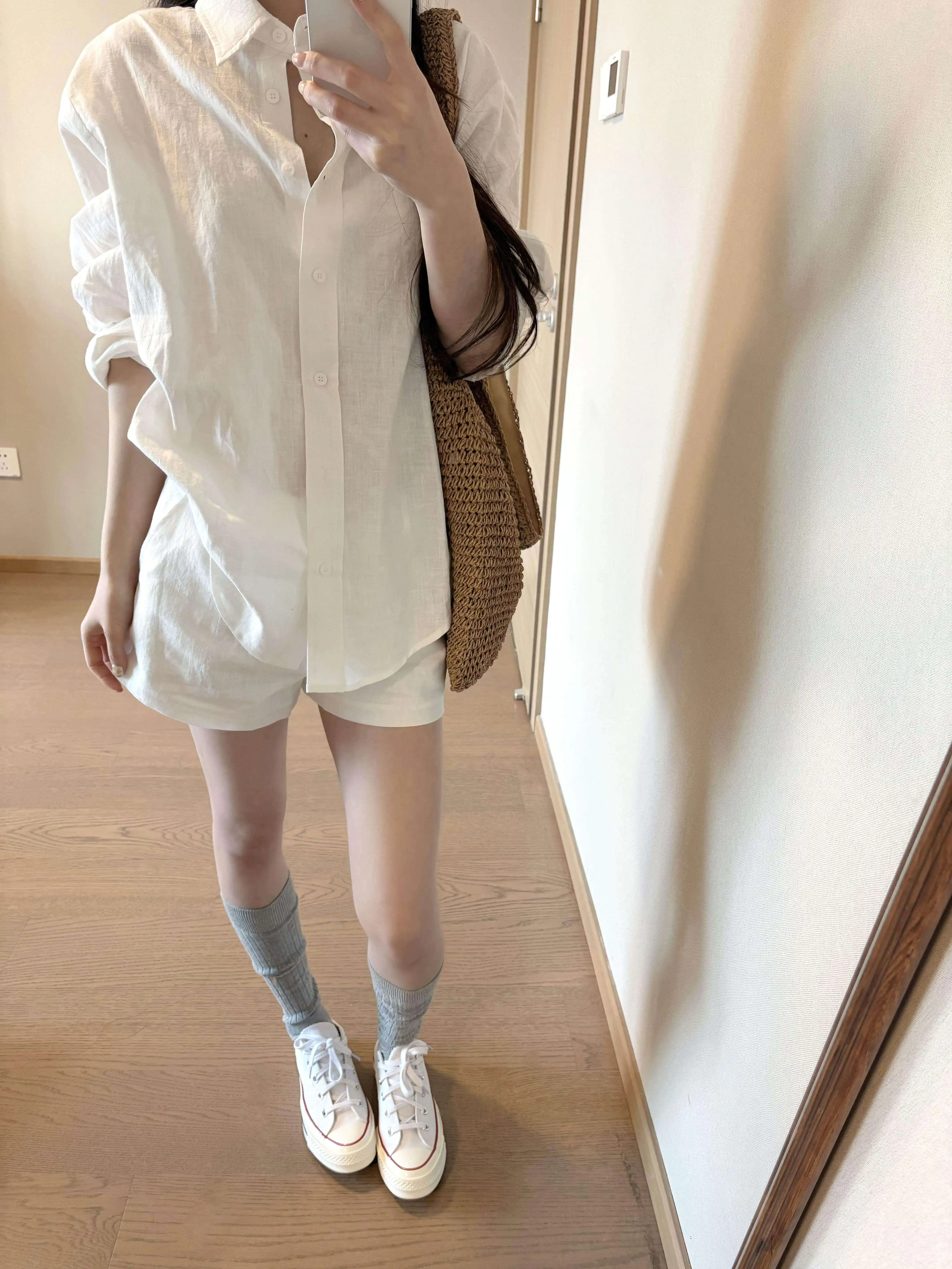 

Ladies Casual Cotton Linen Thin Sun Protection Shirt Lazy Style Early Spring 2026 New Fashion Small Top Comfortable Match All