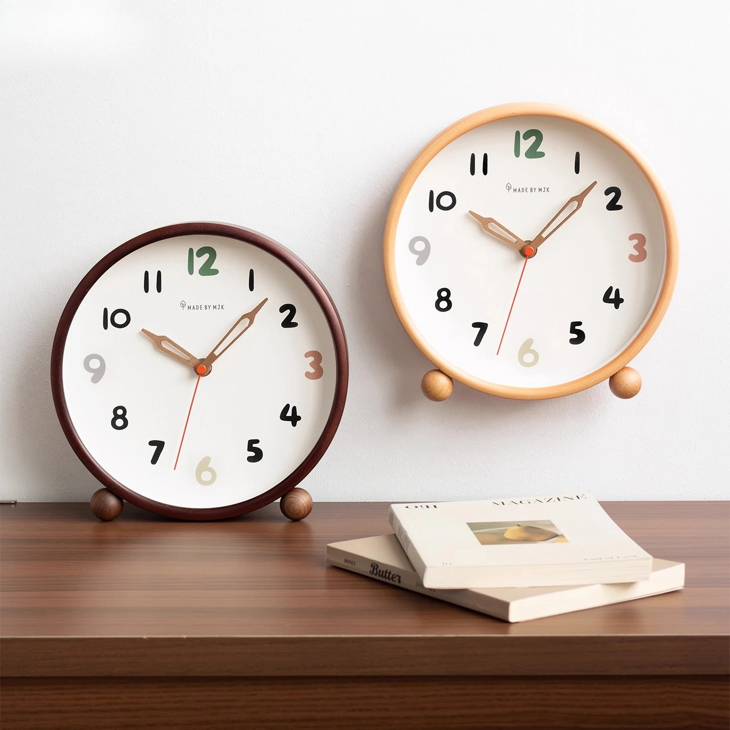 2025 New Creative Countertop Clock Large Solid Wood Clock for Living Room Desktop Decoration Silent Table Clock