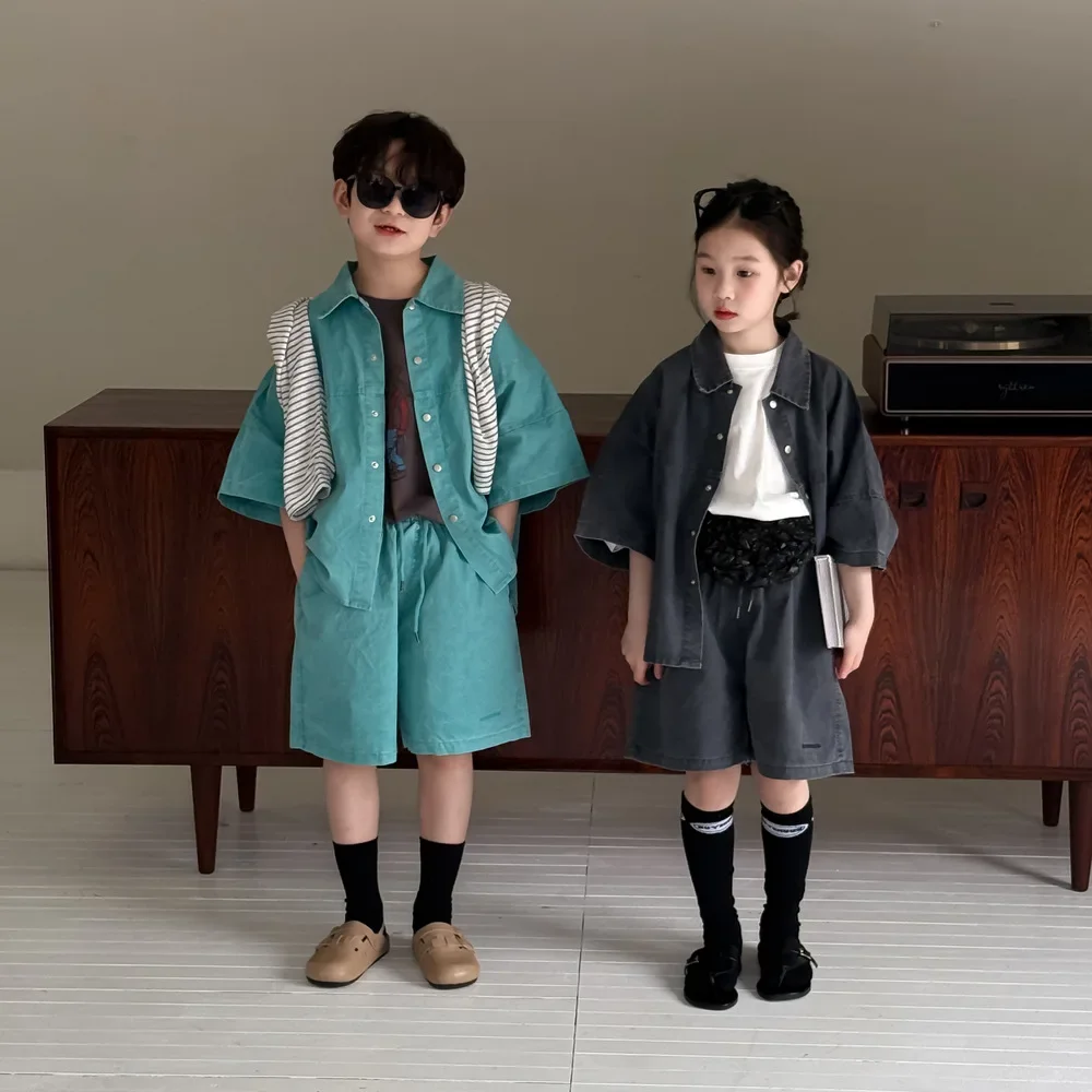

Set 2025 Summer New Childrens Wear Korean Style Boys and Girls Solid Color Short-sleeved Lapel Shirt Pants Two-piece Set