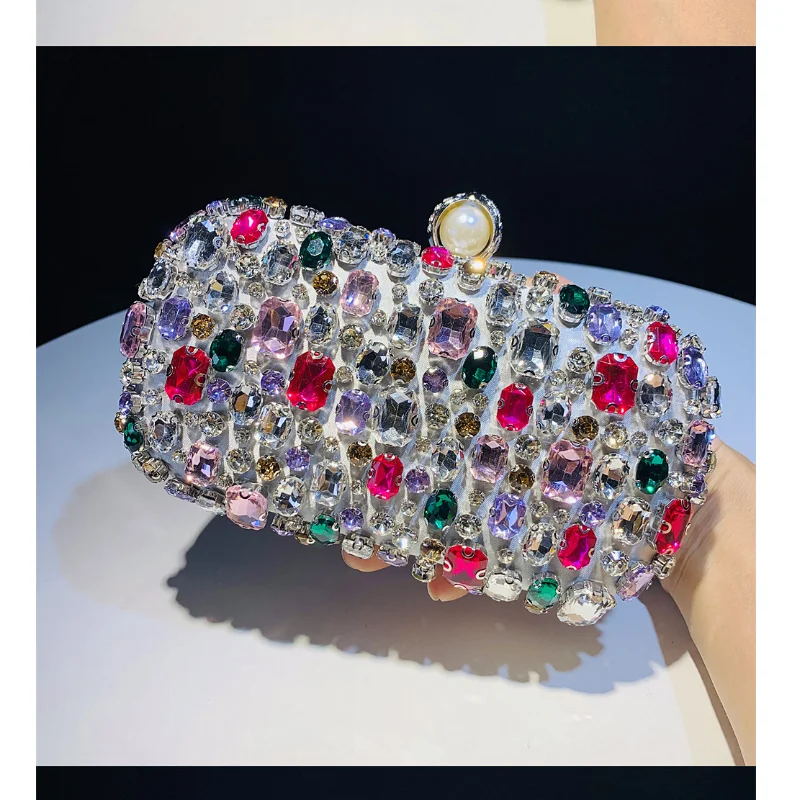 

Новые женские вечерние сумки 2026 года с цветными камнями, кошельки для свадебных банкетов, клатчи с жемчужной застежкой, 4 цвета, прямая поставка