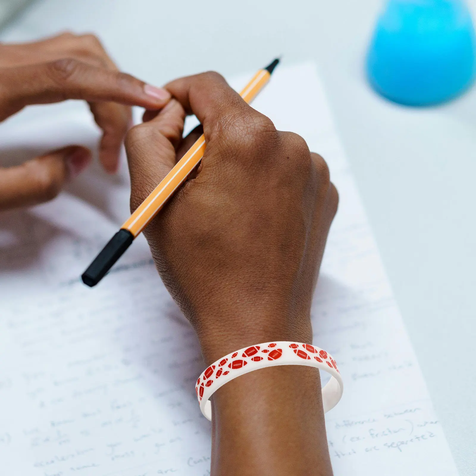 

20 шт. браслетов на тему регби, гибкие резиновые браслеты для фанатов команды, компактный спортивный подарок, стильный футбольный браслет