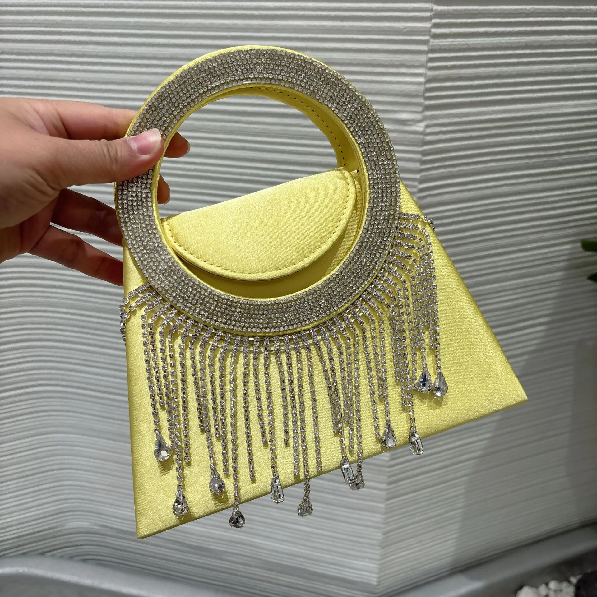 Original Designer Marken-Damenhandtasche mit Mehrschichtiger Quastenkette Modische Luxus-Strass-Taschen für Frauen – Detail 2