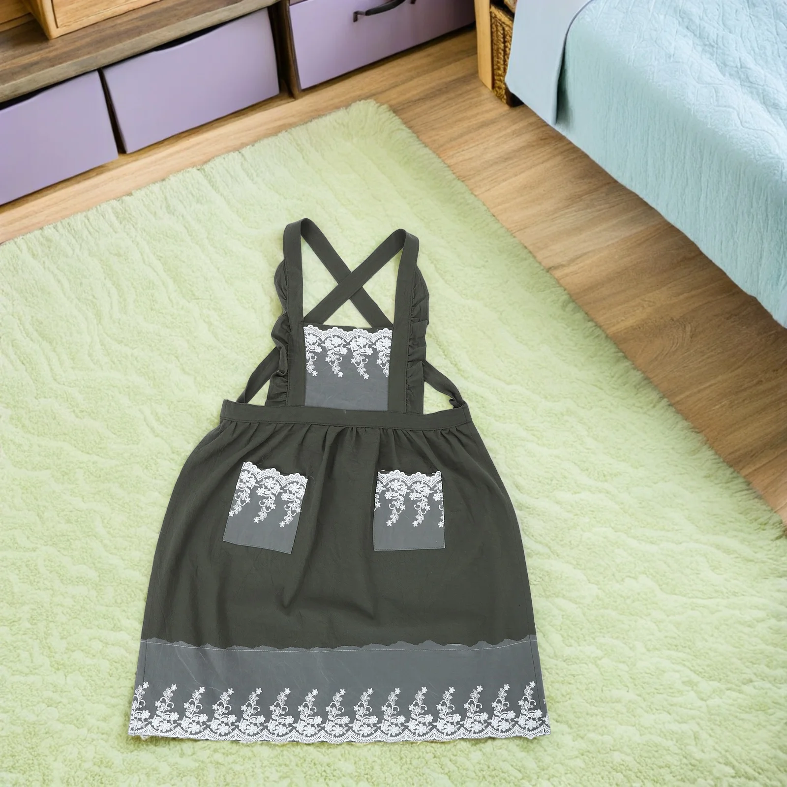 

Ladies Lace Trim Apron Green Ruffle Bib Waterproof Kitchen Cooking Baking Gardening Hostess Maid Outfit Cotton Women