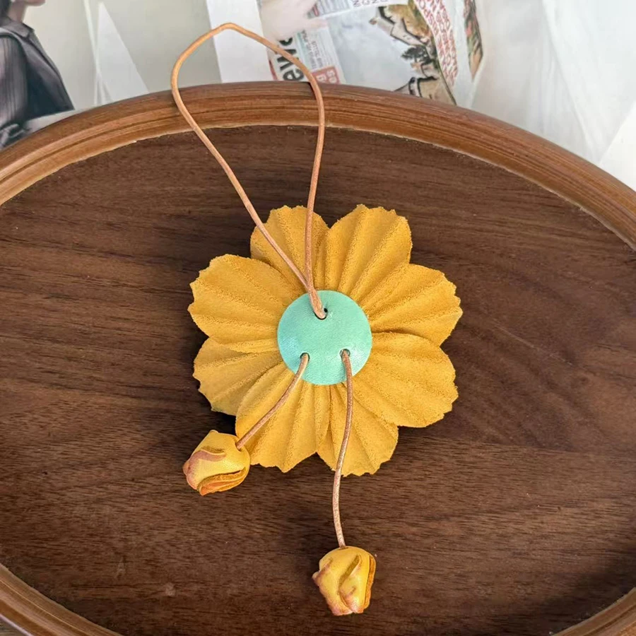 Genuine Leather Sunflower Pendant Bag Charm Purple Flower Keychain Bag Pendant Decoration High Luxury Girl Gift Bags Accessories