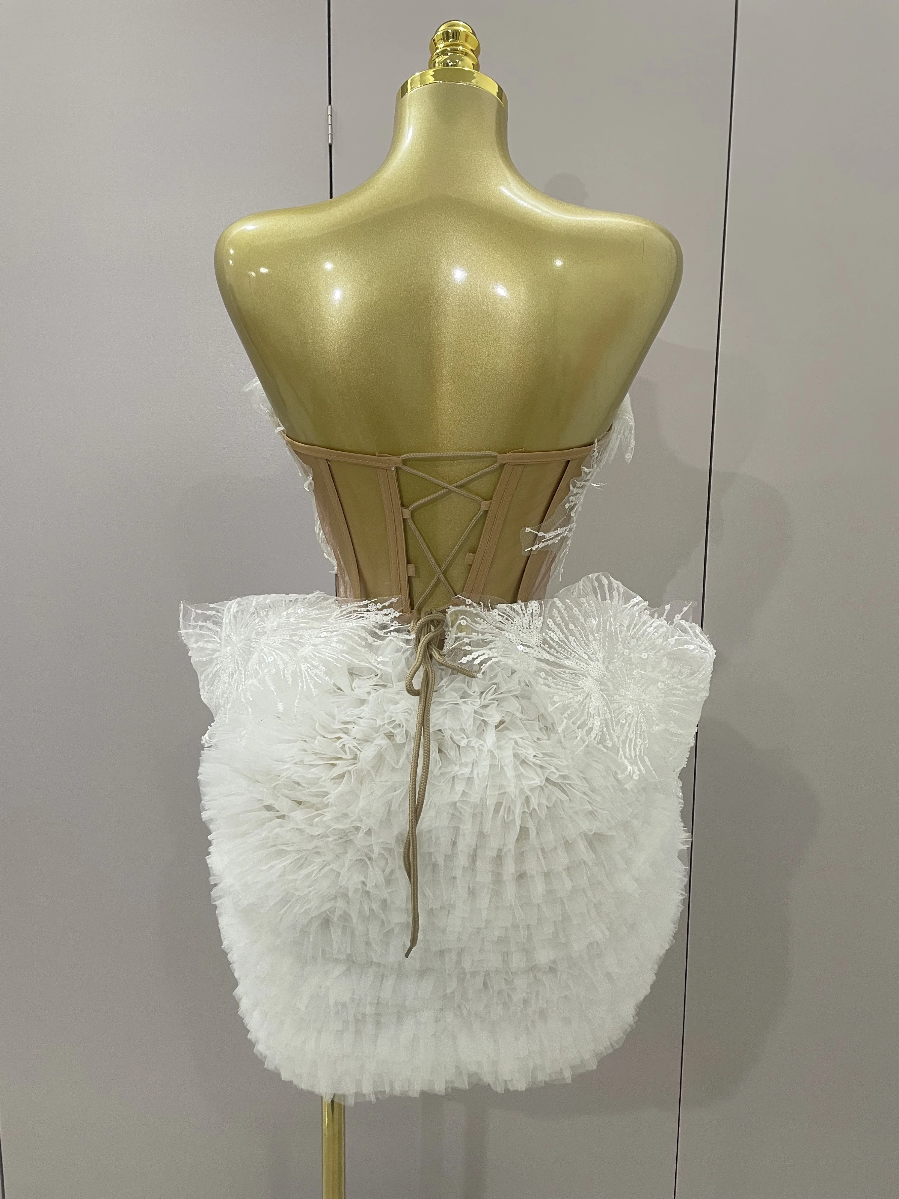 Estoque sexy renda branca sem alças topos babados mini saia 2 pçs conjunto feminino festa à noite boate cantor palco desempenho traje