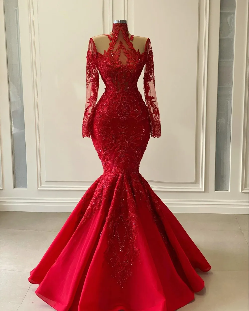 Modest Red Lace Mermaid Prom Dress Appliques Beaded Long Illusion Sleeevs Formal Evening Gowns Arabic Dubai Robes De Soirée