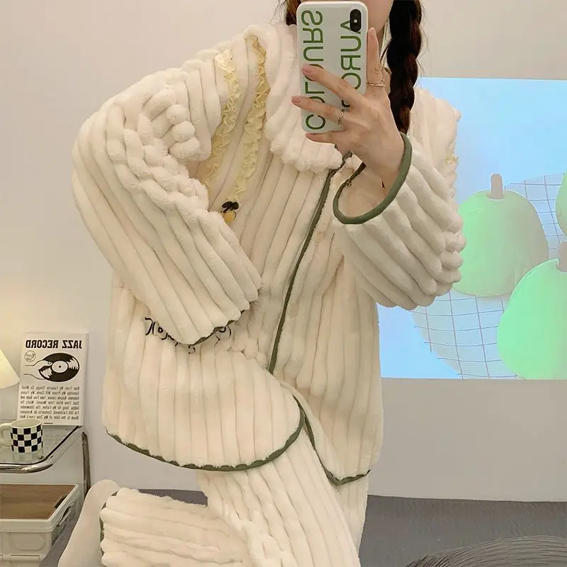 بيجامة نسائية من الصوف المرجاني من الفلانيل للتدفئة في الخريف والشتاء ملابس نوم موديل جديد بدلة سميكة مبطنة بحروف من الصوف ملابس منزلية ﻿