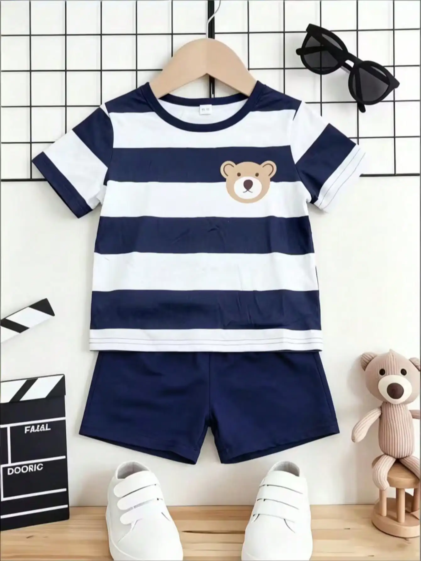 Kinder-Kleidungsset mit Teddybär-Muster und Farbblock-Design, Rundhals-Kurzarm-T-Shirt-Oberteil mit einfarbigem, elastischem Bund – Detail 4