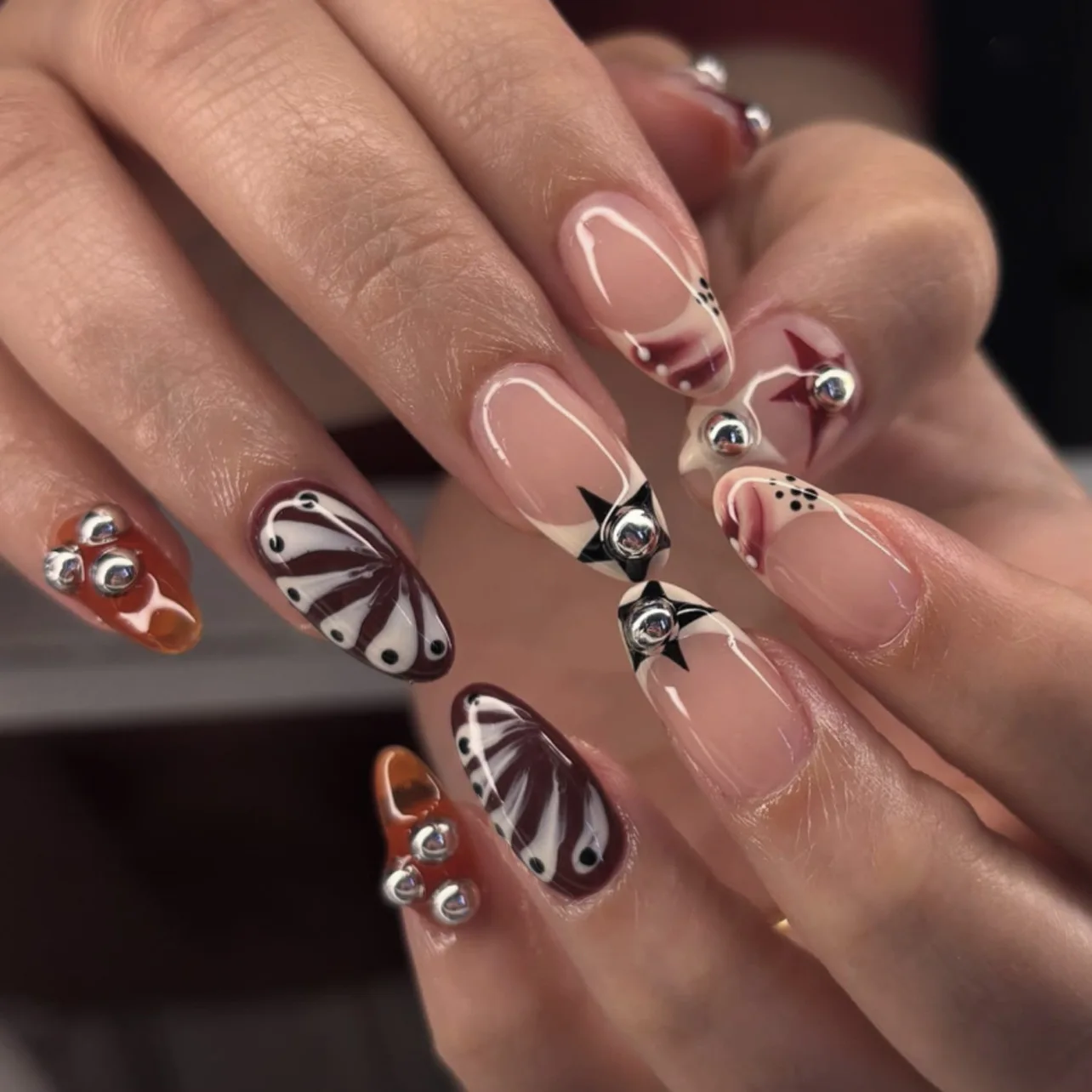 

24PCS Y2k Short Almond Press on Nails Sweet Cool Star Pattern French Fake Nails for Women Acrylic Wearable False Nail with Charm
