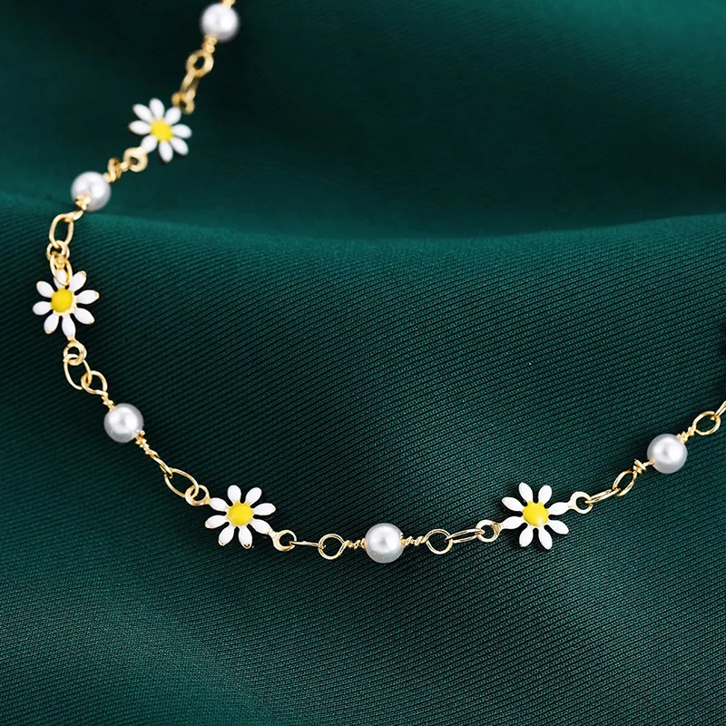 Vintage Daisy Flower Pendant Faux Pearl Bracelet Set for Women Bohemian Beaded Enamel Star Stackable Hand String Jewelry