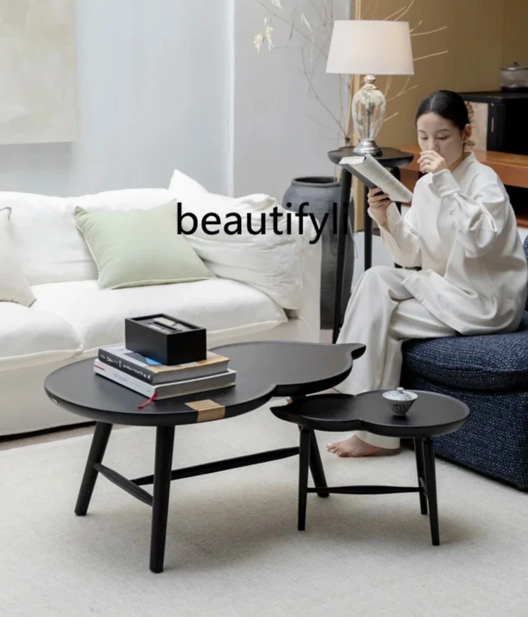 

A set of new Chinese gourds on the side of the all-solid wood coffee table