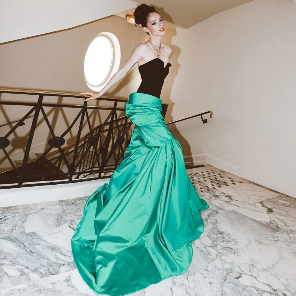

Strapless Black & Emerald Green Satin Evening Gown High Waist Mermaid Formal Prom Dress Red Carpet Celebrity Style Luxury Ball G