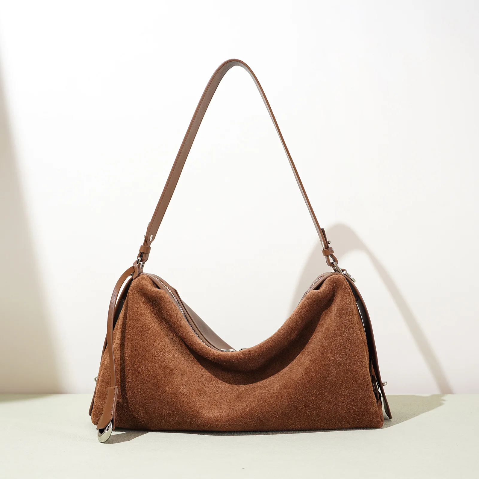 

Новинка 2025 года, шикарная стильная большая сумка из натуральной кожи, летняя сумка через плечо, стильная универсальная женская сумка