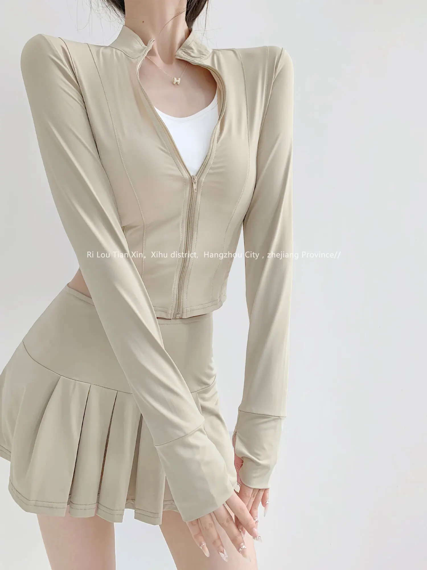 Women's Summer Spicy Girls Stand Up Collar Slim Yoga Clothes Long Sleeved Cardigan Coat+ice Silk Sports Pleated Skirt Set F180