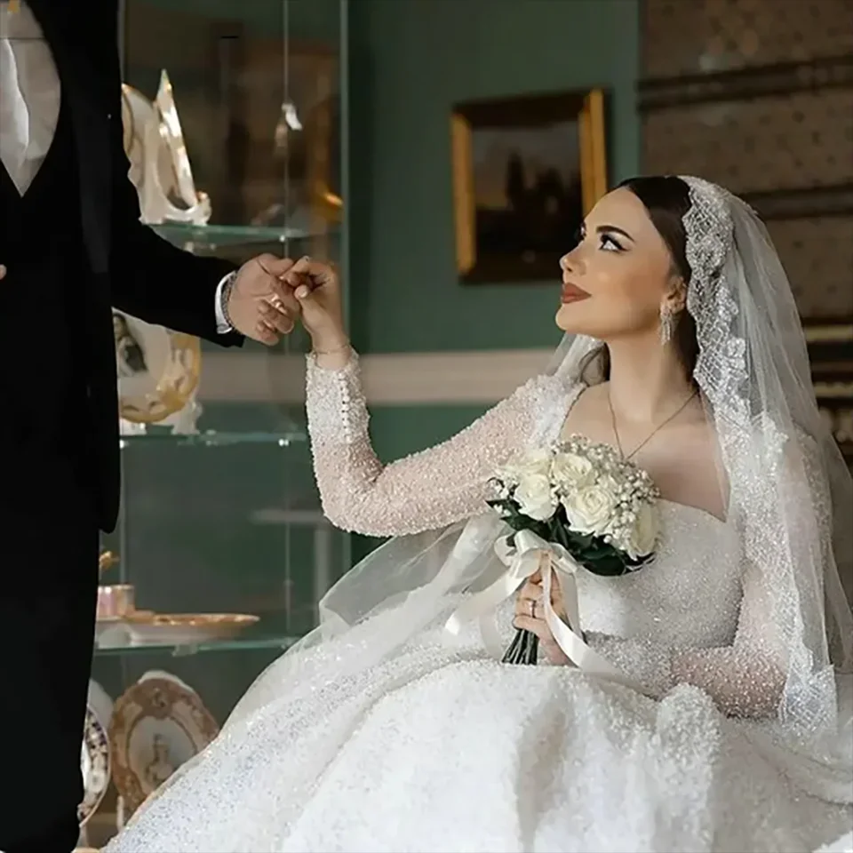 Vinca Sunny Maßgeschneiderte glitzernde Perlen-Pailletten-Ballkleid-Hochzeitskleider mit U-Boot-Ausschnitt 2025, lange Ärmel, Hofschleppe, Tüll-Brautkleid