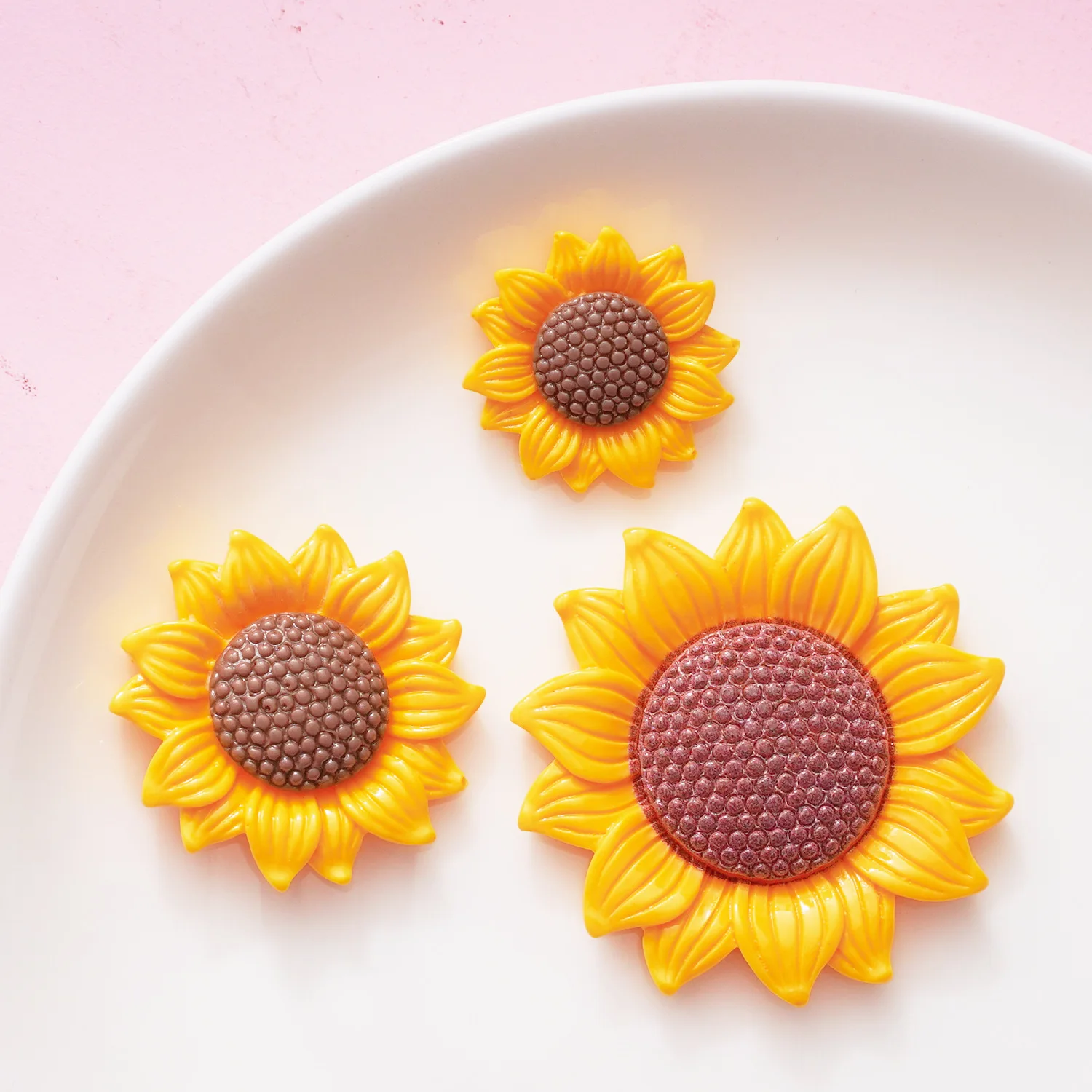 Sunflower New Large and Small Sunflower Cream Glue Phone Case Resin Handmade Jewelry Accessories Hairpin Mobile Phone Case Diy