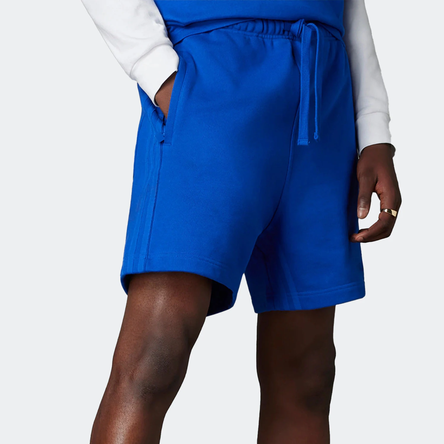 Adidas Authentic Three Leaves Men's Fashion Loose Sports Shorts HM5120
