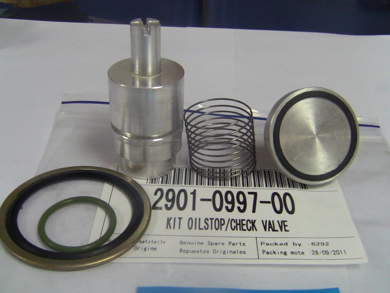 

2901099700 Atlas GA22 minimum pressure valve package 2901099700 pressure maintenance valve repair kit