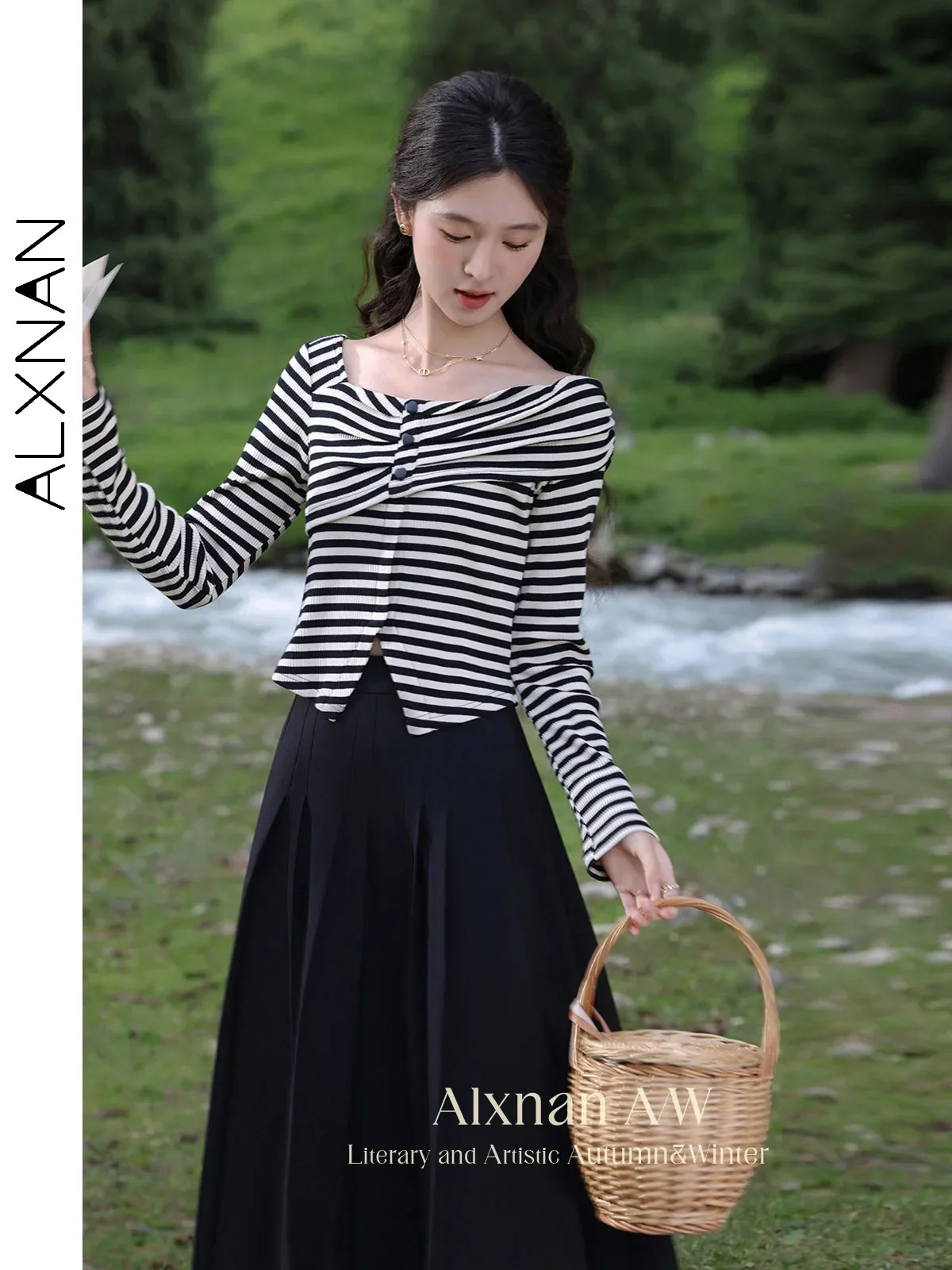 

ALXNAN Women's Slim Long Sleeve T-shirt 2024 Fall Trendy Stripe Irregular Skew Collar Split Hem Heart Button Commuter Top L39301