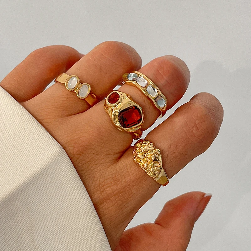 4Pcs Boho Rhinestone Rings Set for Women Wed Bridal Geometric Vintage Punk Metal Knuckle Ring Couple Jewelry Y2K Accessories