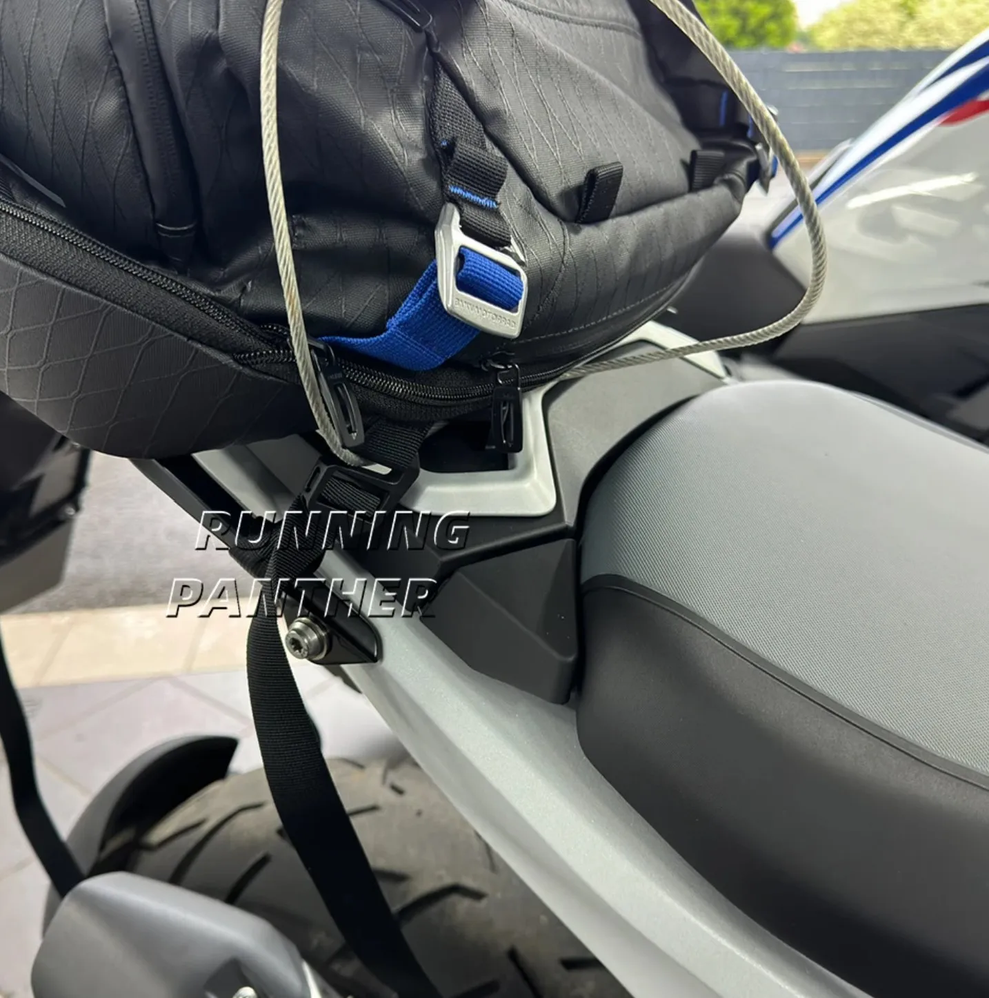 

Motorcycle New Luggage Rack Passenger Rear Seat Cover Cowl Fairing Tail Cover For BMW R1300GS GS1300 R 1300 GS 2023 2024 2025