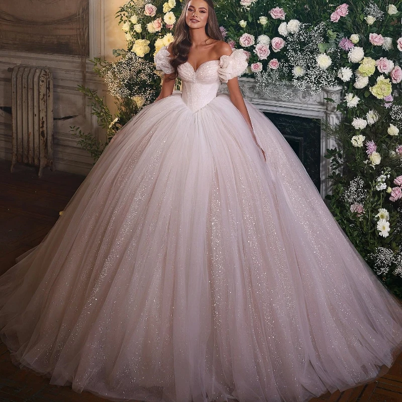 

Romantic Sweetheart Shiny Off the Shoulder Ball Gown Wedding Dress 2024 Gorgeous Short Sleeves Tull Princess Bridal Gown