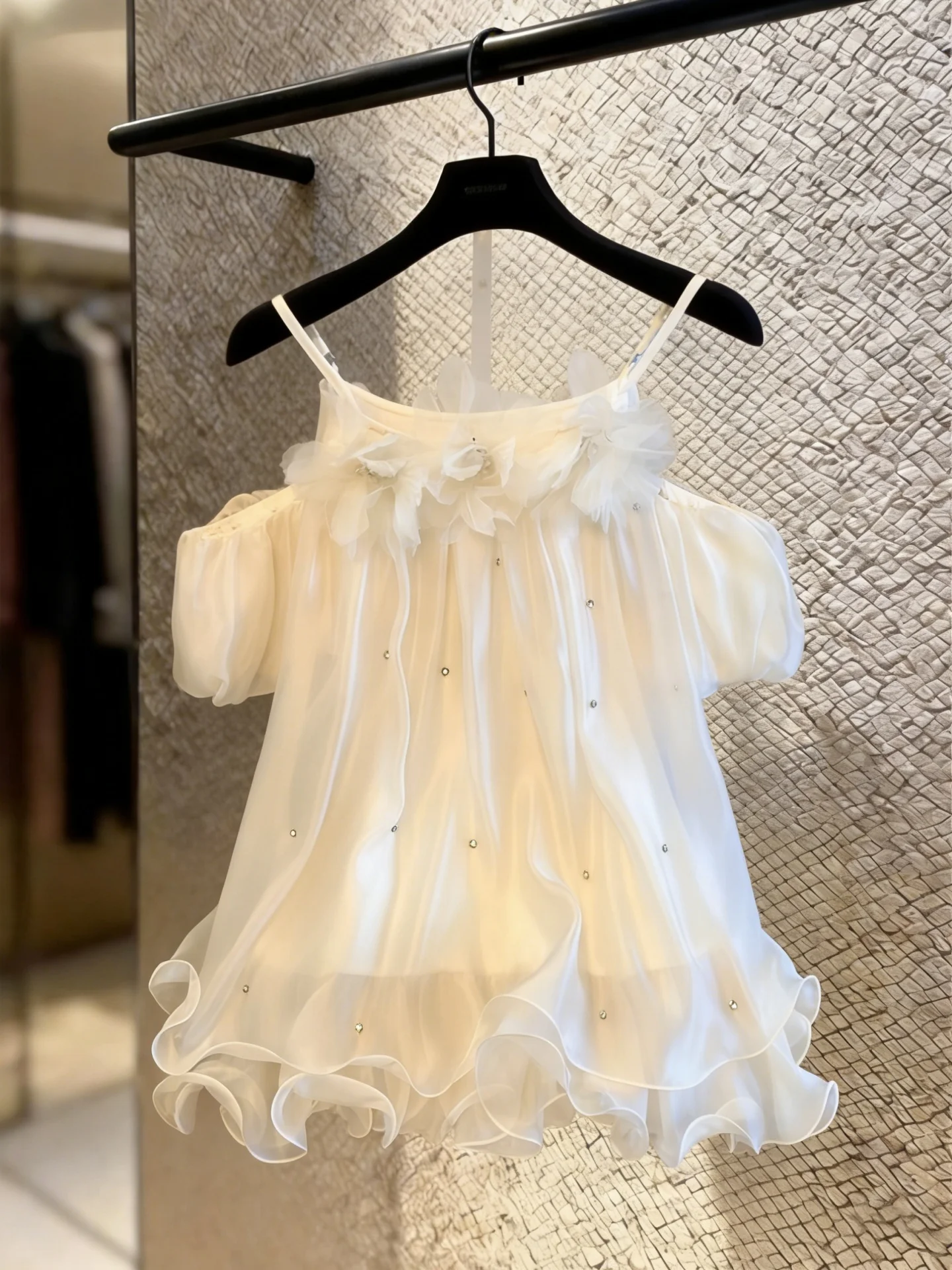 

Sexy Pure Desire Shoulder Bared Chiffon Top Women's mid Length Summer New Style Diamond Studded 3D Flower Fairy like Top