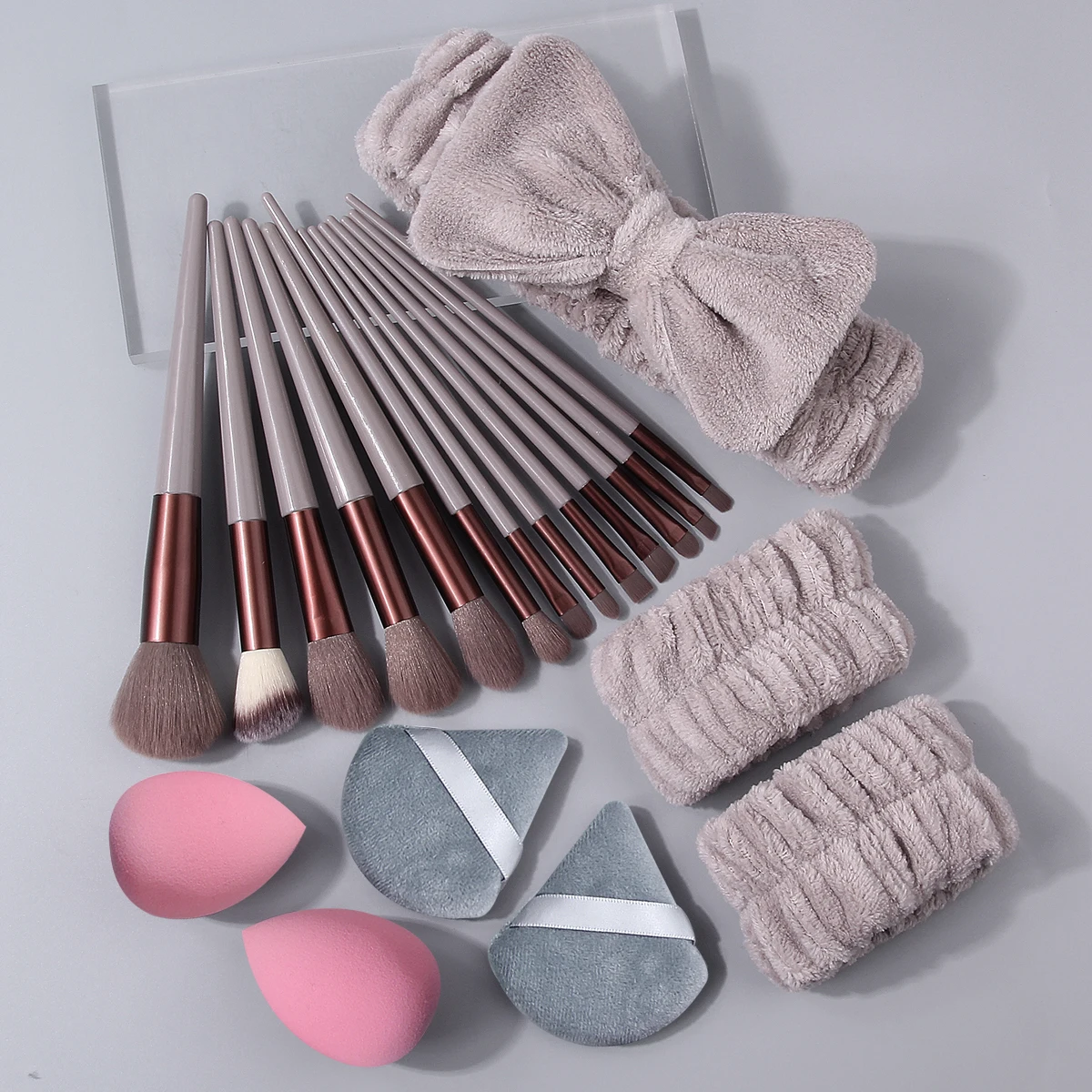 ชุดแปรงแต่งหน้าอเนกประสงค์ 20 ชิ้น & ฟองน้ำแต่งหน้าแบบไข่ที่มีความยืดหยุ่นสูง & สายรัดข้อมือแบบผมนุ่ม