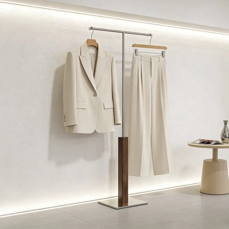 Clothing store display rack is hanging floor-to-ceiling display rack stainless steel anti-fingerprint middle island rack window