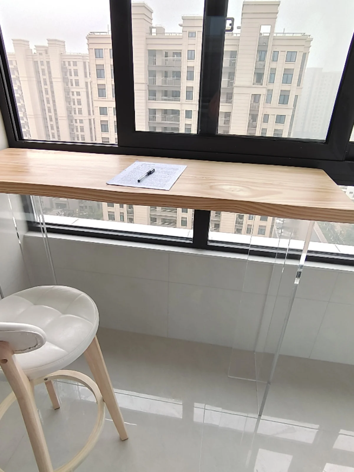 Nordic minimalist wall supported solid wood suspended acrylic bar counter high foot table internet celebrity commercial milk tea