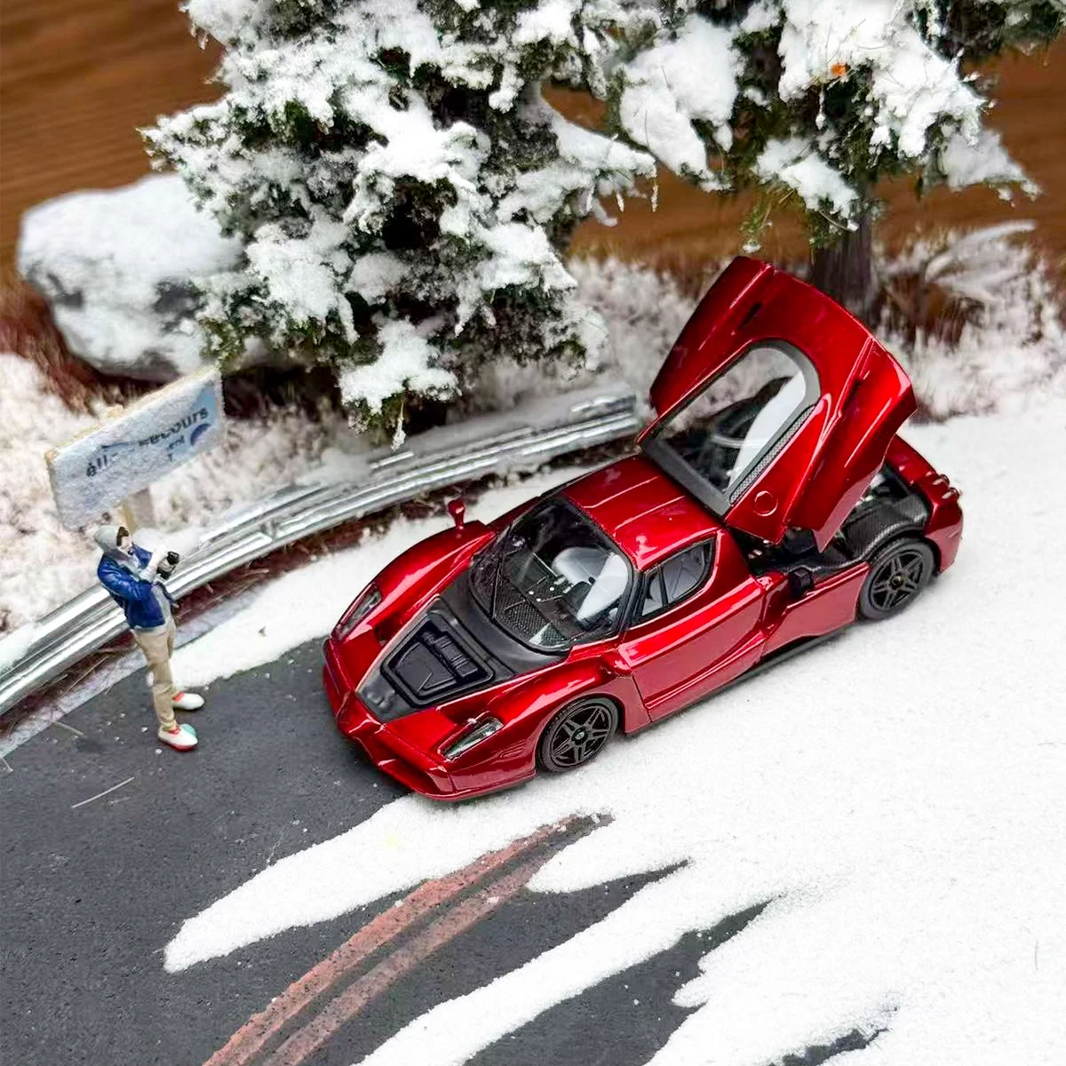 KM1:64 엔조 메탈릭 레드 다이캐스트 한정판 합금 풀 오픈 수집용 자동차 모델