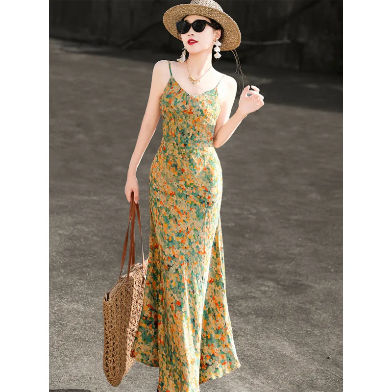 

MEXCOCO 2026 New Summer Resort French V Neck Thin Spaghetti Strap Ditsy Floral Print Slim Flowy Mermaid Maxi Dress