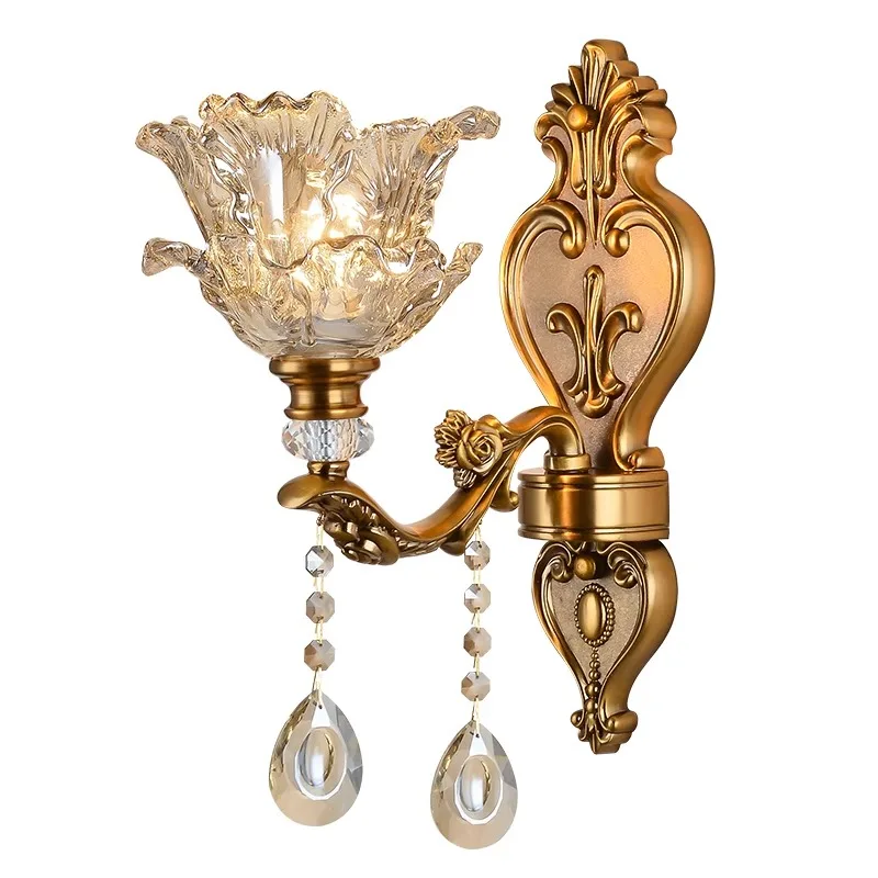 

Лестница, французская ретро-спальня, прикроватная тумбочка, двойная головка, настенный светильник с одной головкой