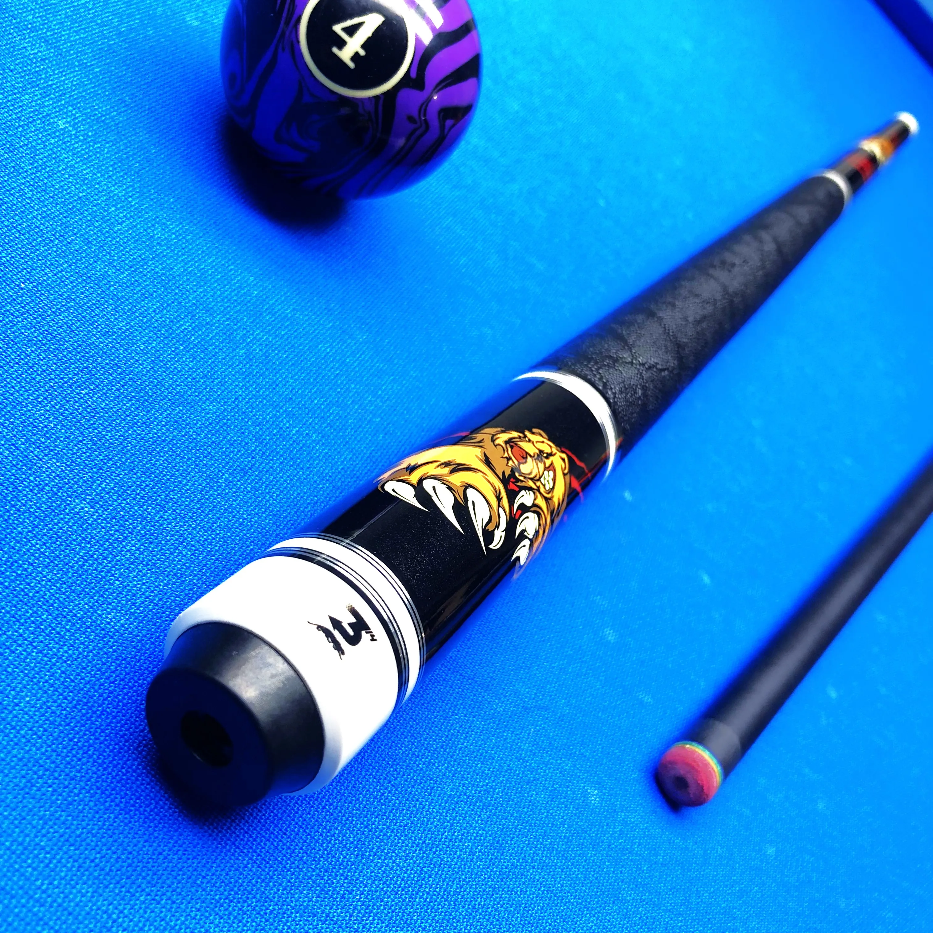 Pro Pool Cue Low Deflection 13mm Multi-Layer Tip Half Split Stainless Quick Joint Bear Pattern Textured Grip Anti-Deformation