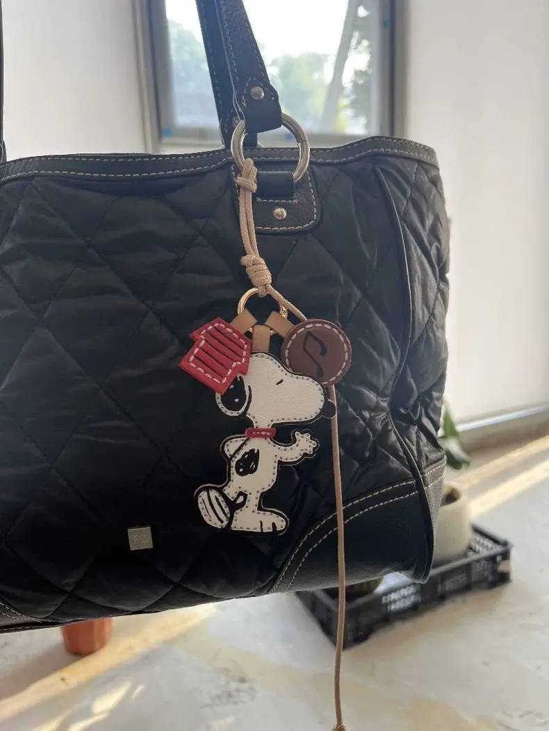 سنوبي الكرتون لطيف دمية الجلود اليدوية المفاتيح الإبداعية Kawaii الفتيان والفتيات حقيبة ظهر للطلاب قلادة تزيين هدية