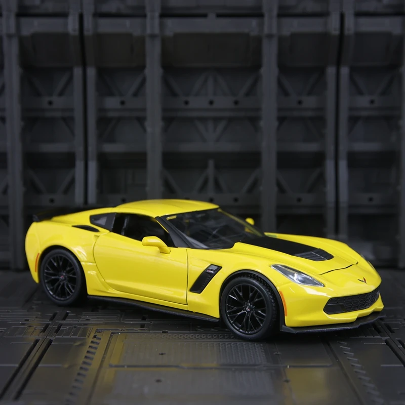 

Maisto 1:24 Simulated Chevrolet Z06 alloy supercar model with doors and hood that can be opened for sliding and static car