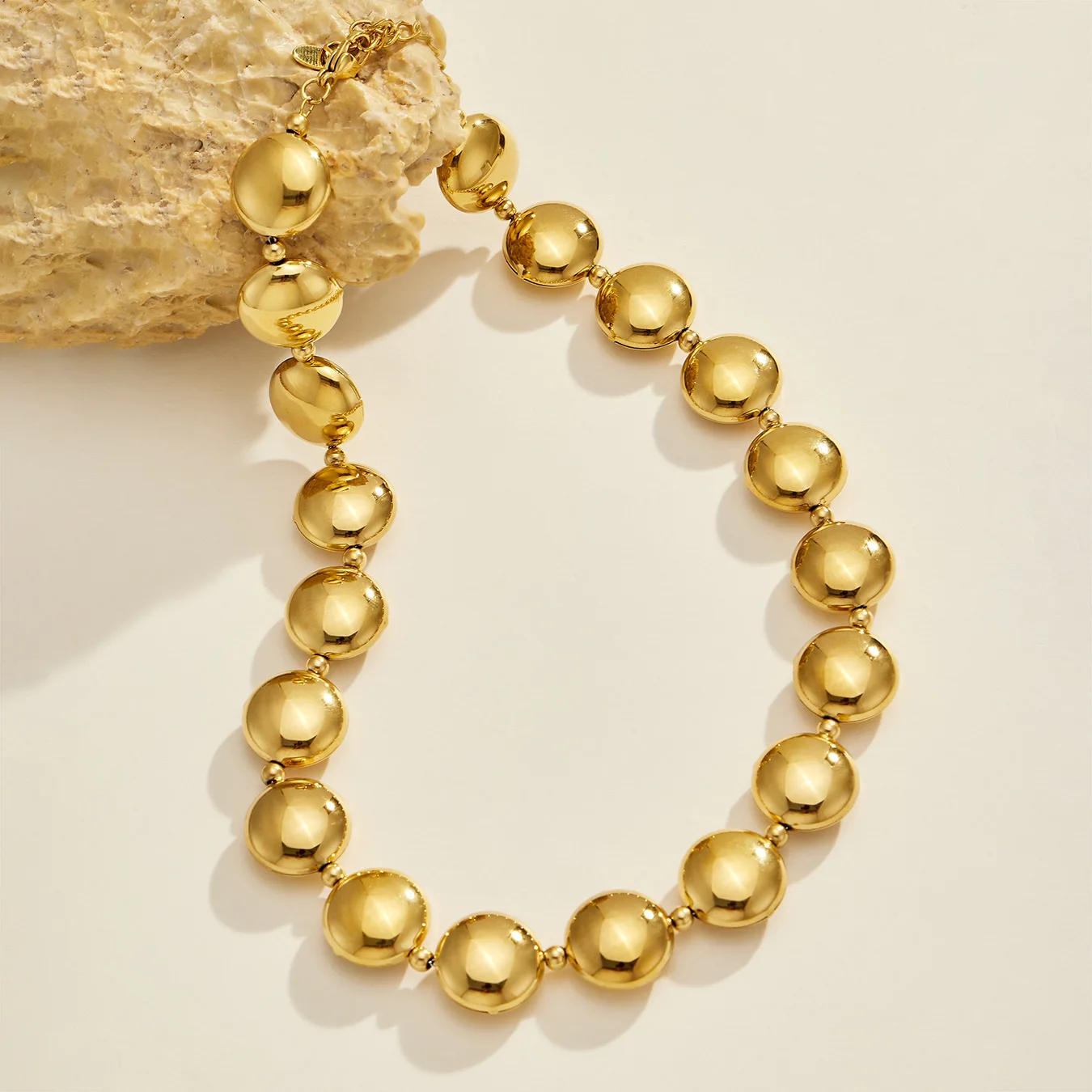 Chunky Runde Scheiben-Perlenkette und Armband, 18K Vergoldetes Edelstahl-Schmuckset für Damen – Detail 9