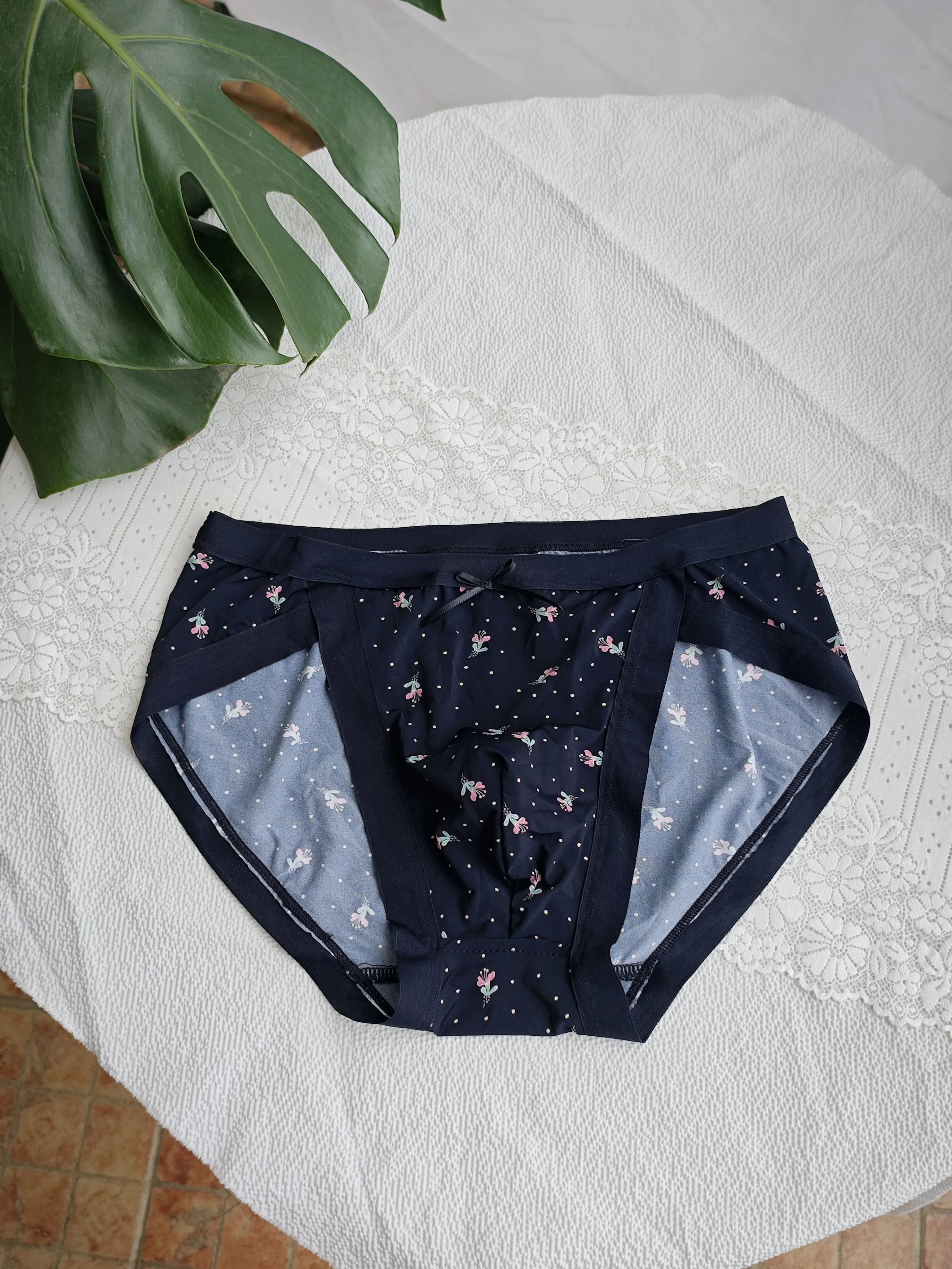 Man's Flower Black Cool Panties Briefs Sexy Silky Touch Live Show Dance Priate Party LGBQ BF Gifts FKK Thai Harajuku