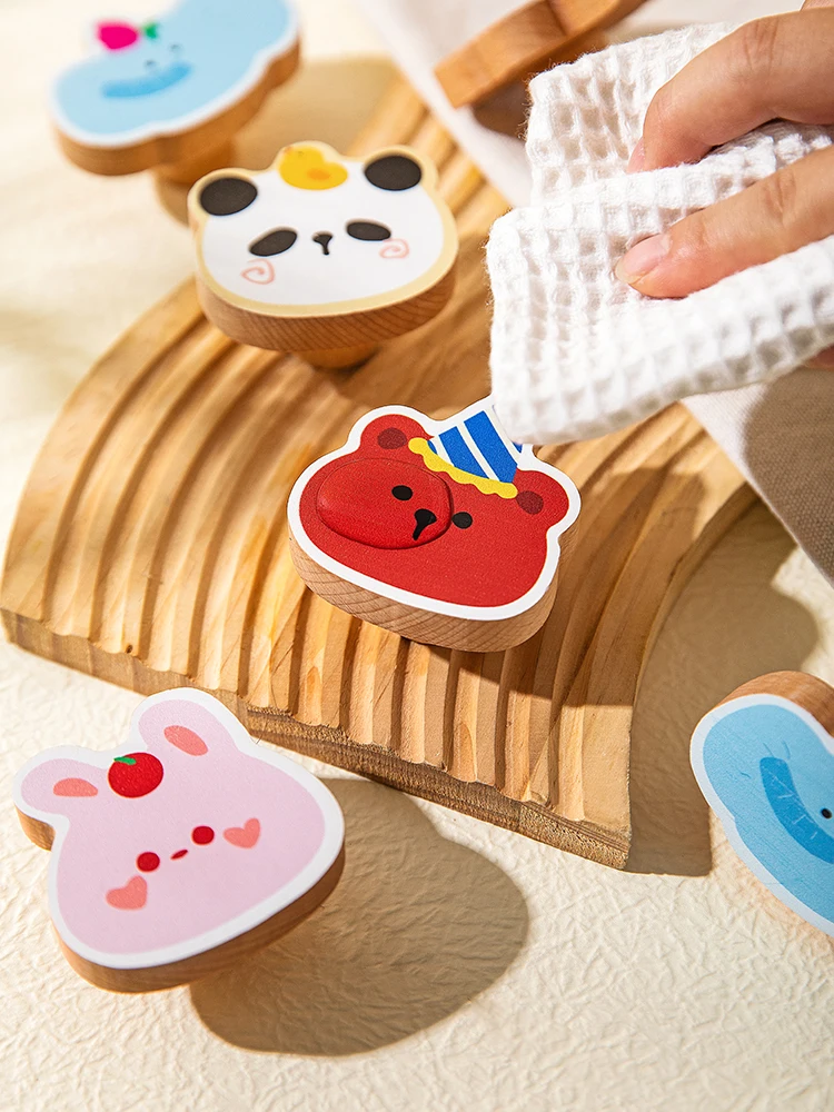 

Multifunctional Solid Wood Hook No Drilling Strong Load-bearing Wall Door Back Clothes Hat No Trace Adhesive Hook Animal Shape